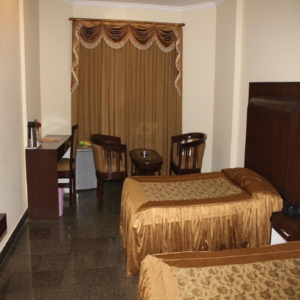 Hotel Vaibhav Varanasi Exterior foto