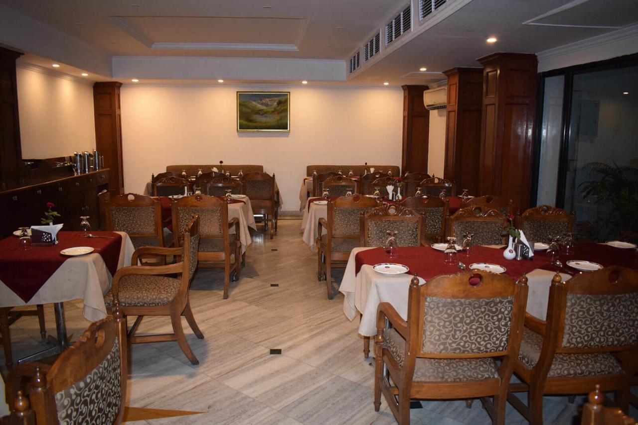 Hotel Vaibhav Varanasi Exterior foto