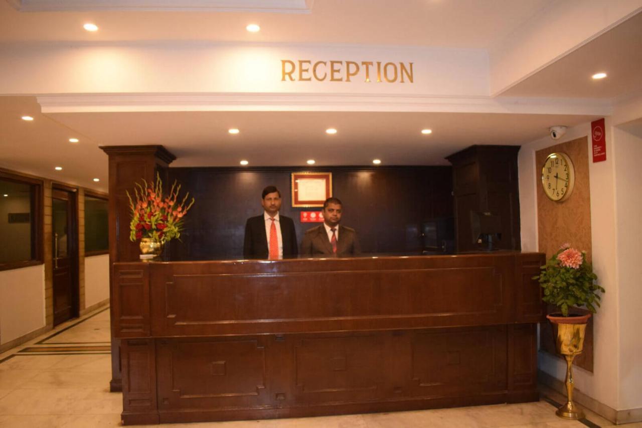 Hotel Vaibhav Varanasi Exterior foto